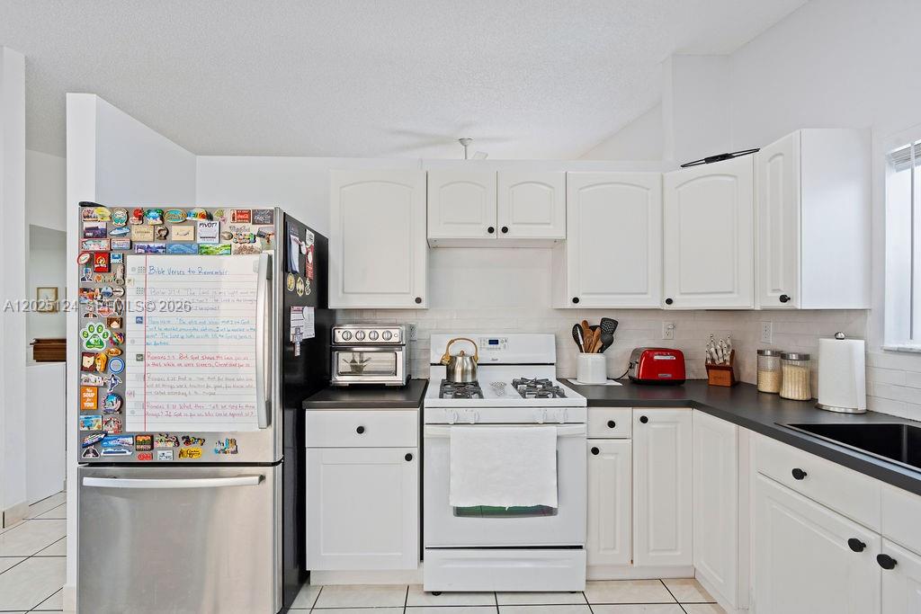 19080 NW 77th Ct