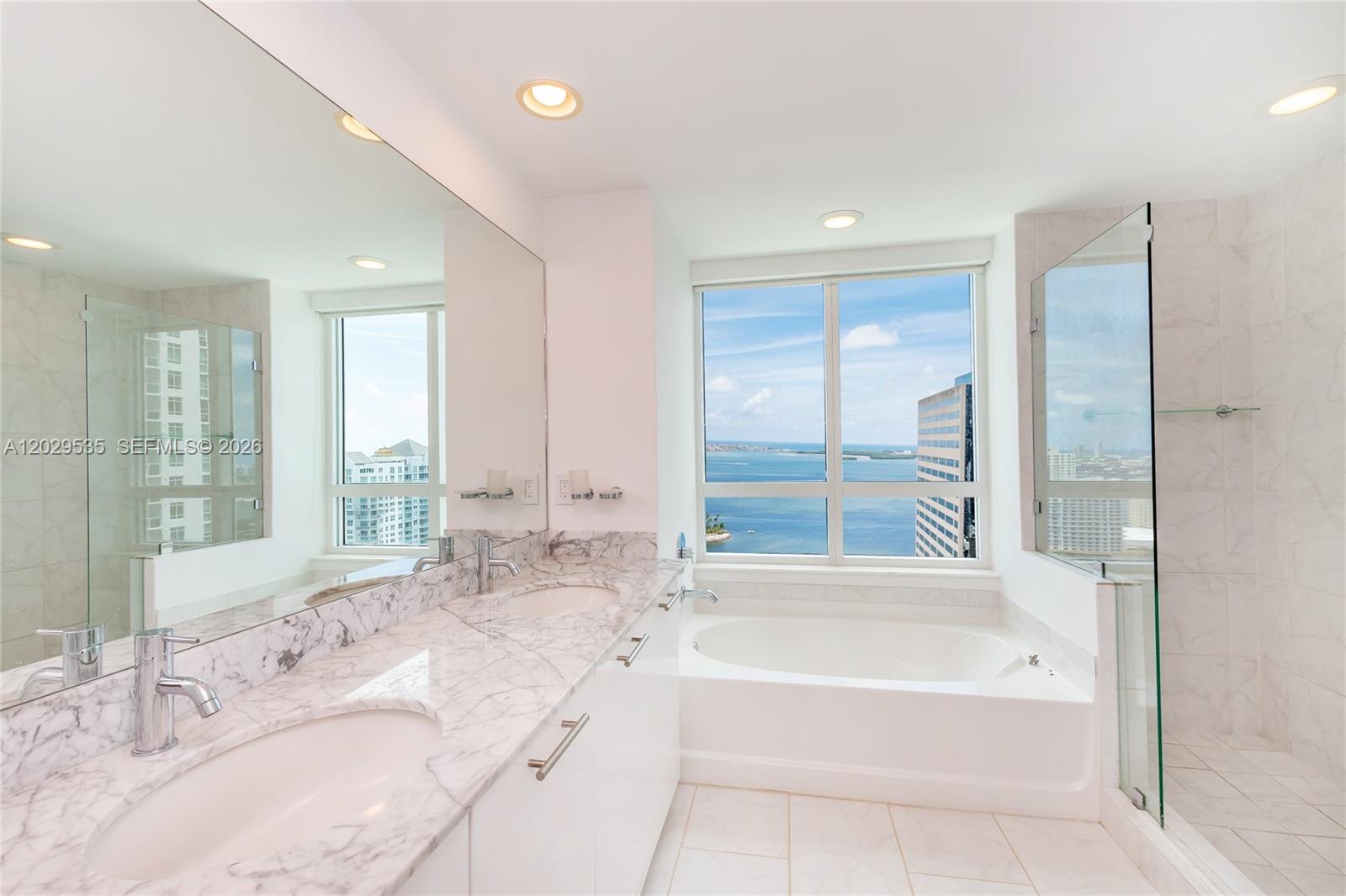 951 Brickell Ave # 3210
