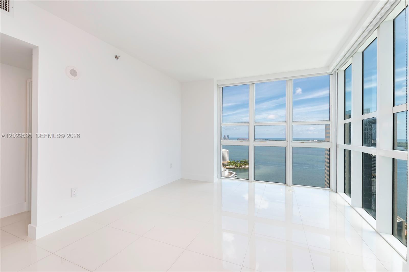 951 Brickell Ave # 3210