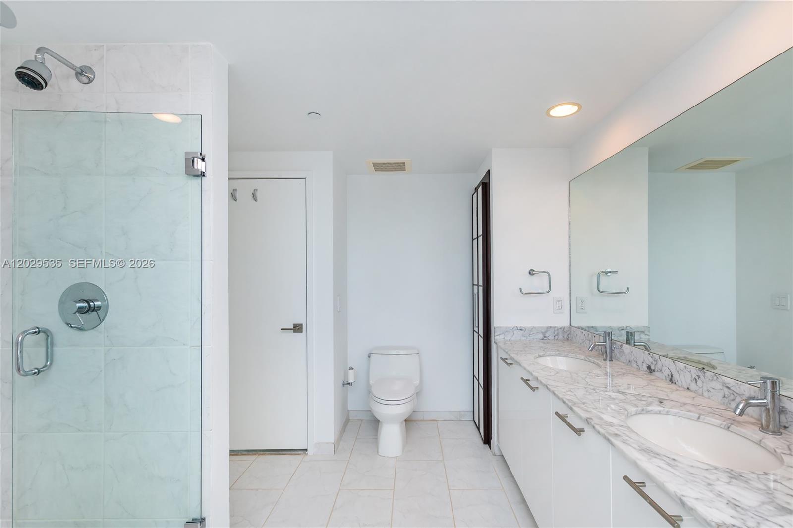 951 Brickell Ave # 3210