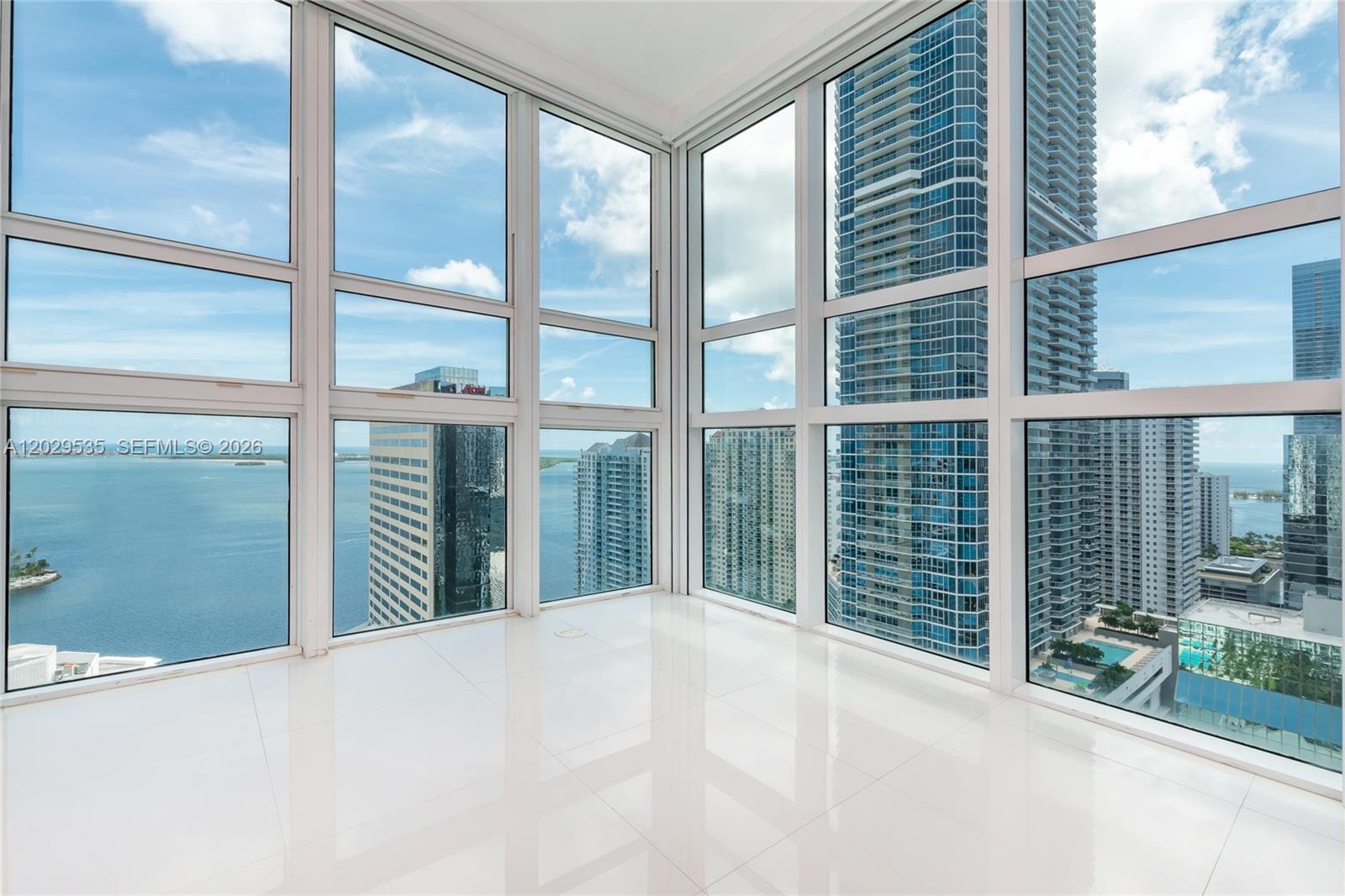 951 Brickell Ave # 3210
