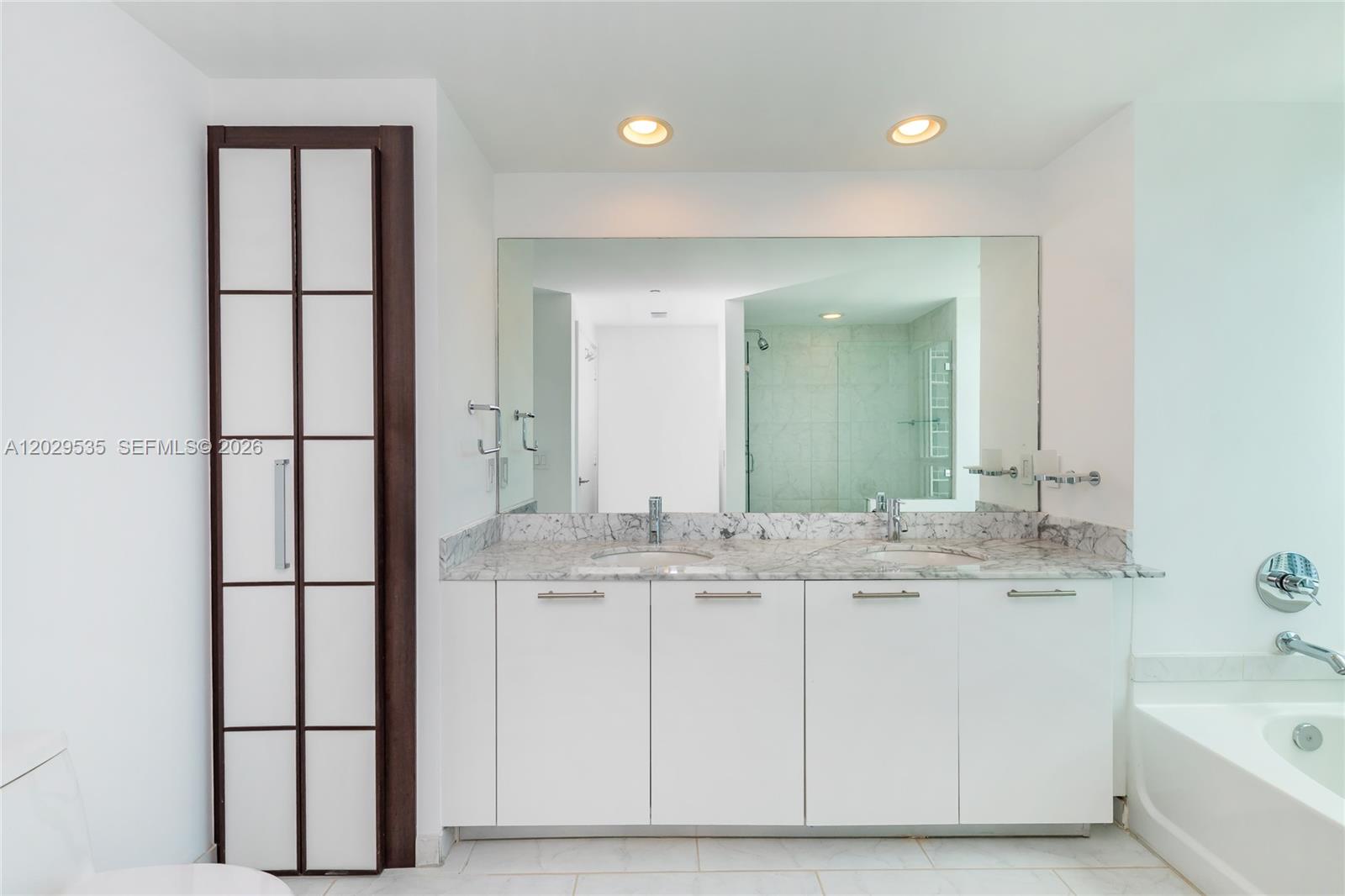951 Brickell Ave # 3210