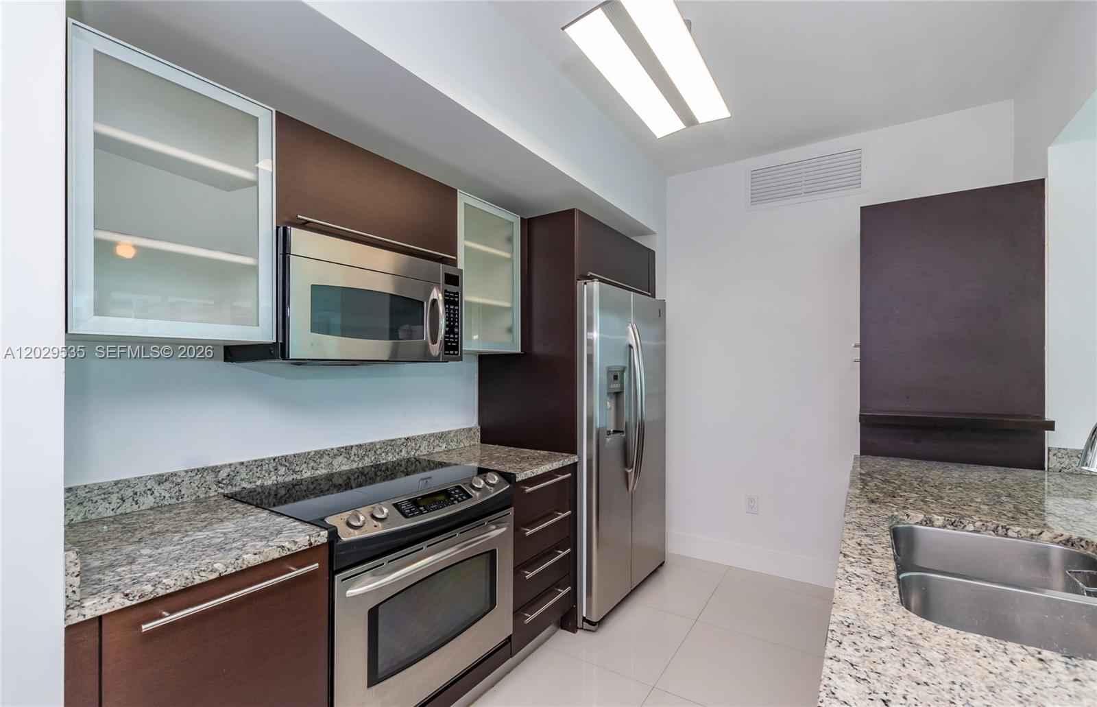 951 Brickell Ave # 3210