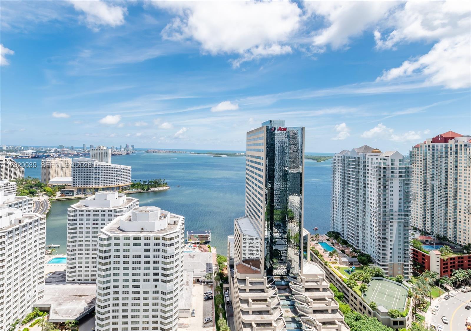 951 Brickell Ave # 3210