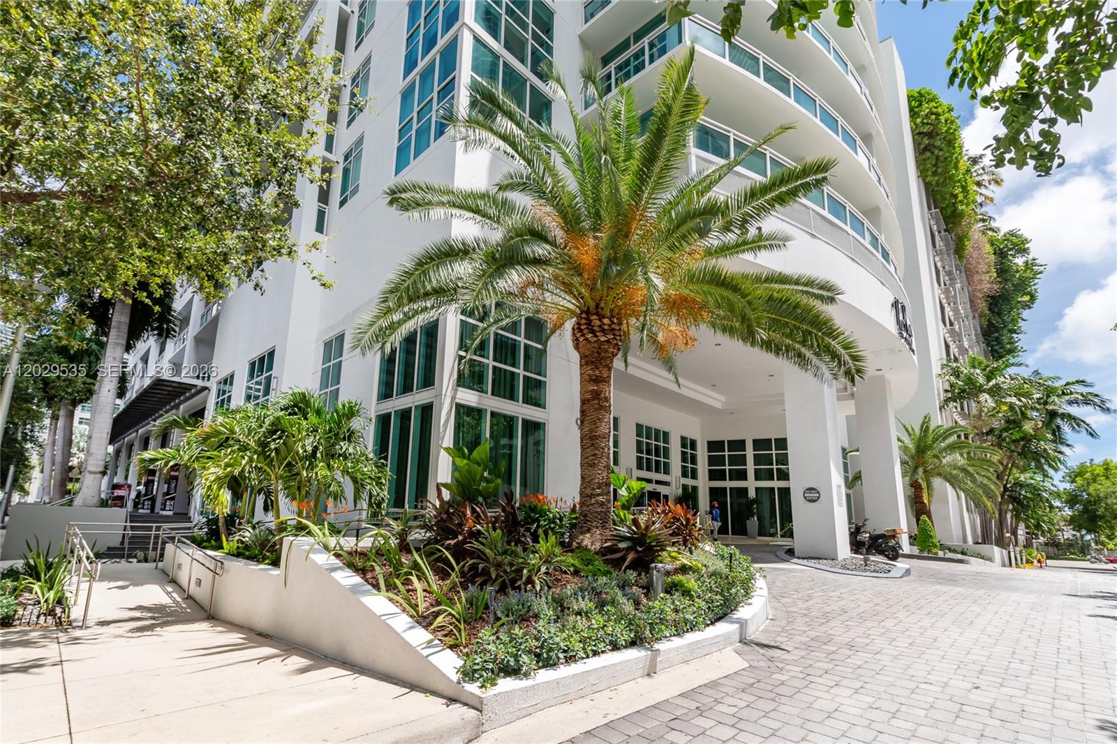 951 Brickell Ave # 3210