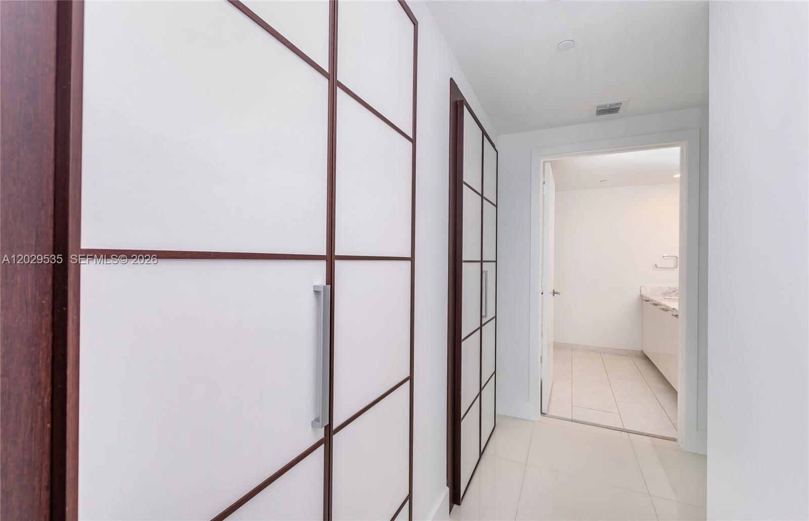 951 Brickell Ave # 3210