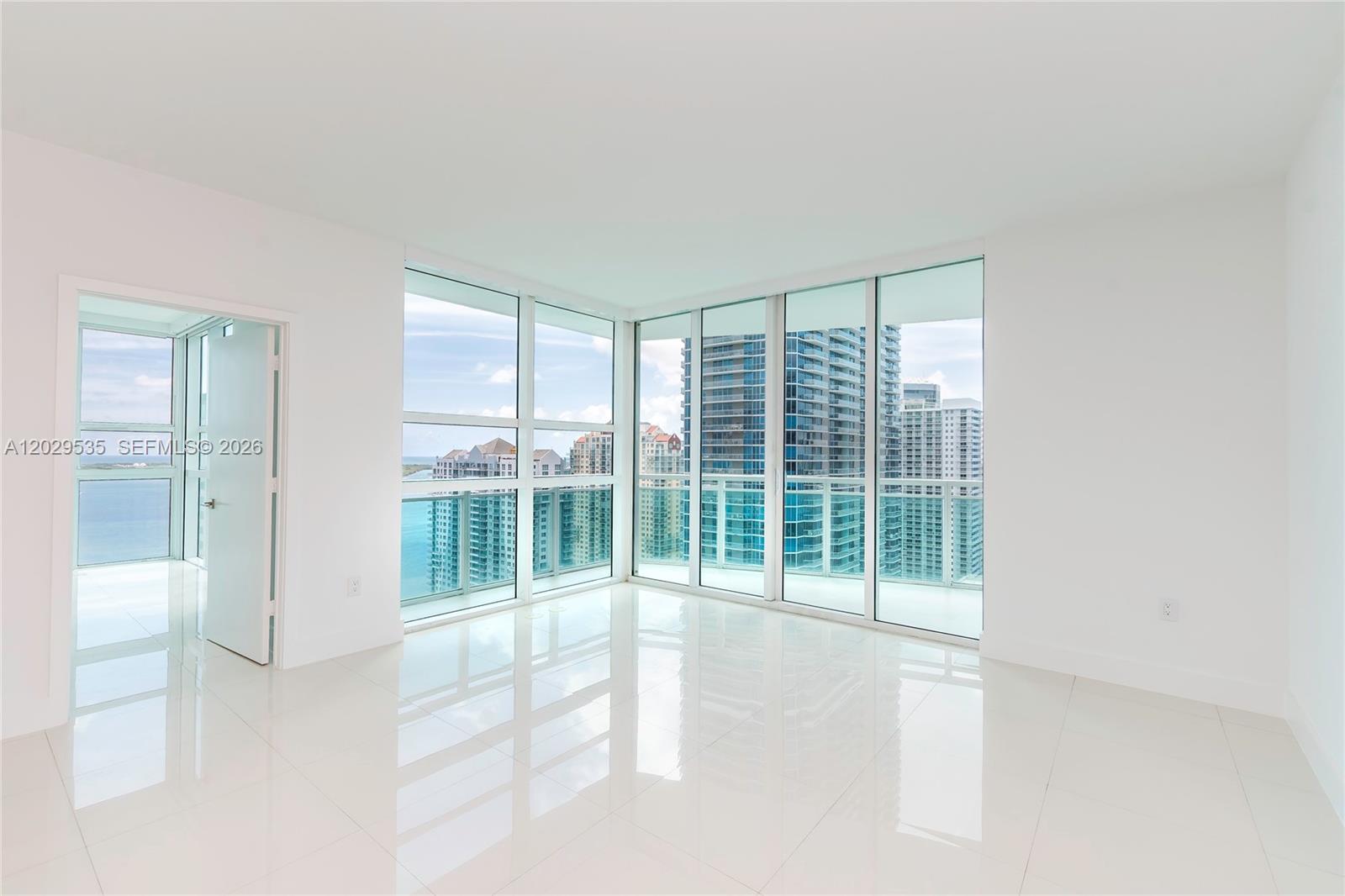 951 Brickell Ave # 3210