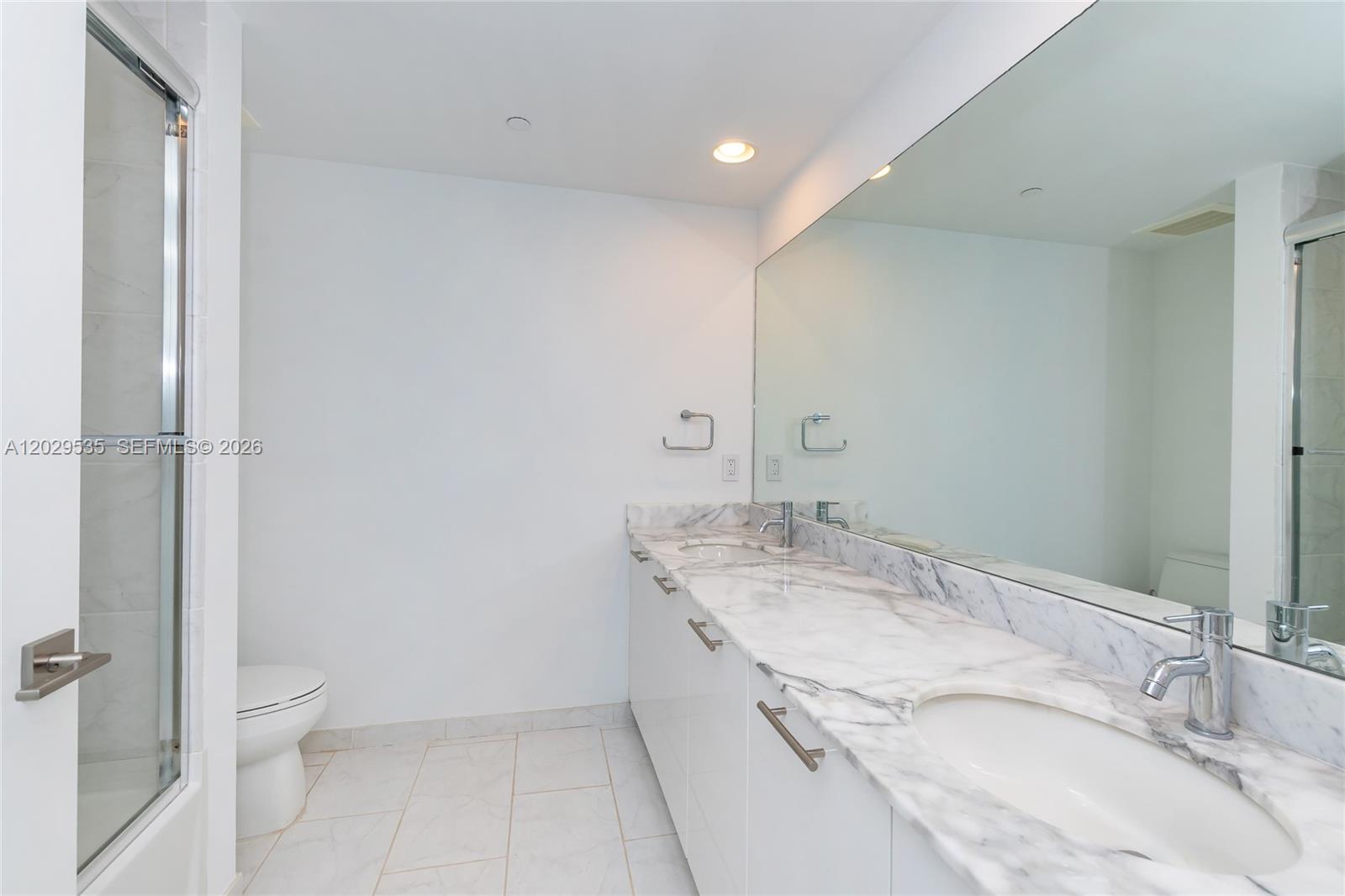 951 Brickell Ave # 3210