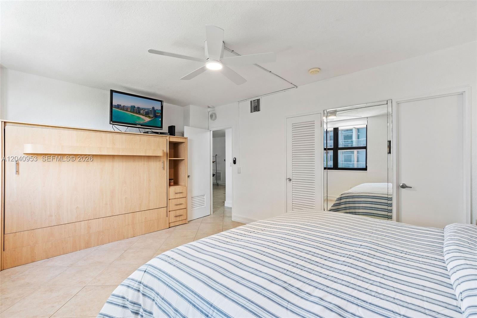 10185 Collins Ave # 521