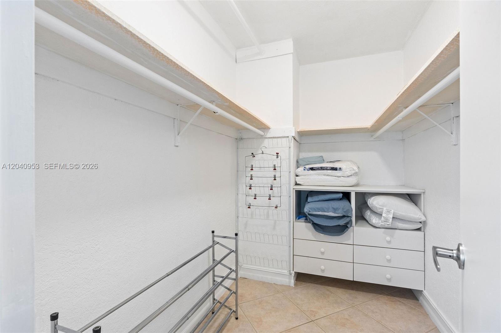 10185 Collins Ave # 521