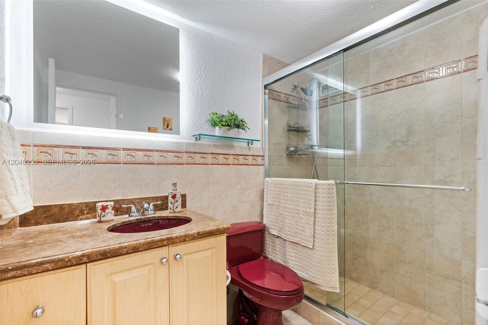 10185 Collins Ave # 521