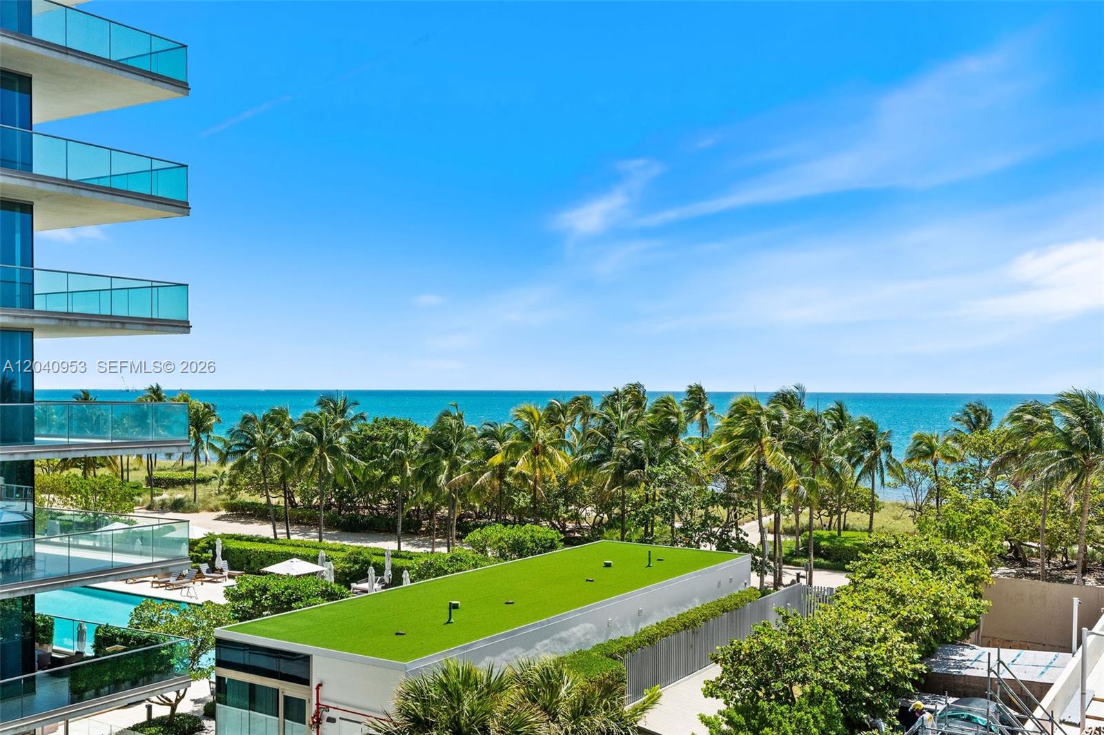 10185 Collins Ave # 521
