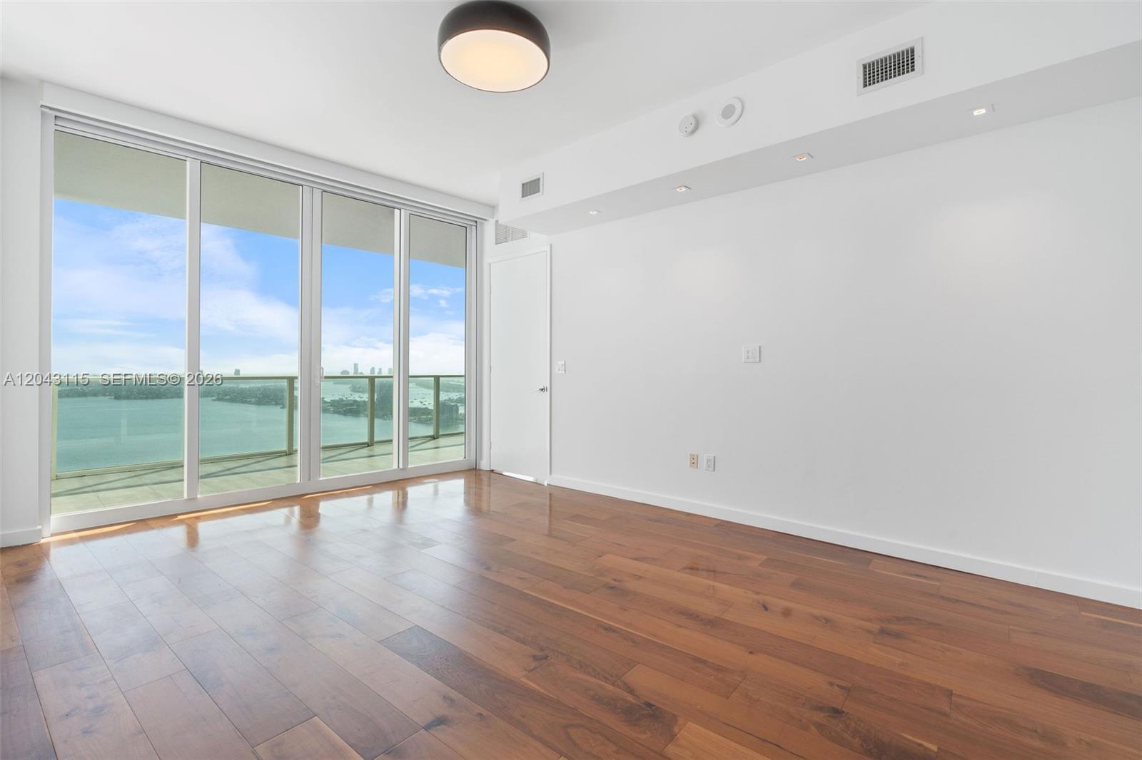 2020 N Bayshore Dr # 3510