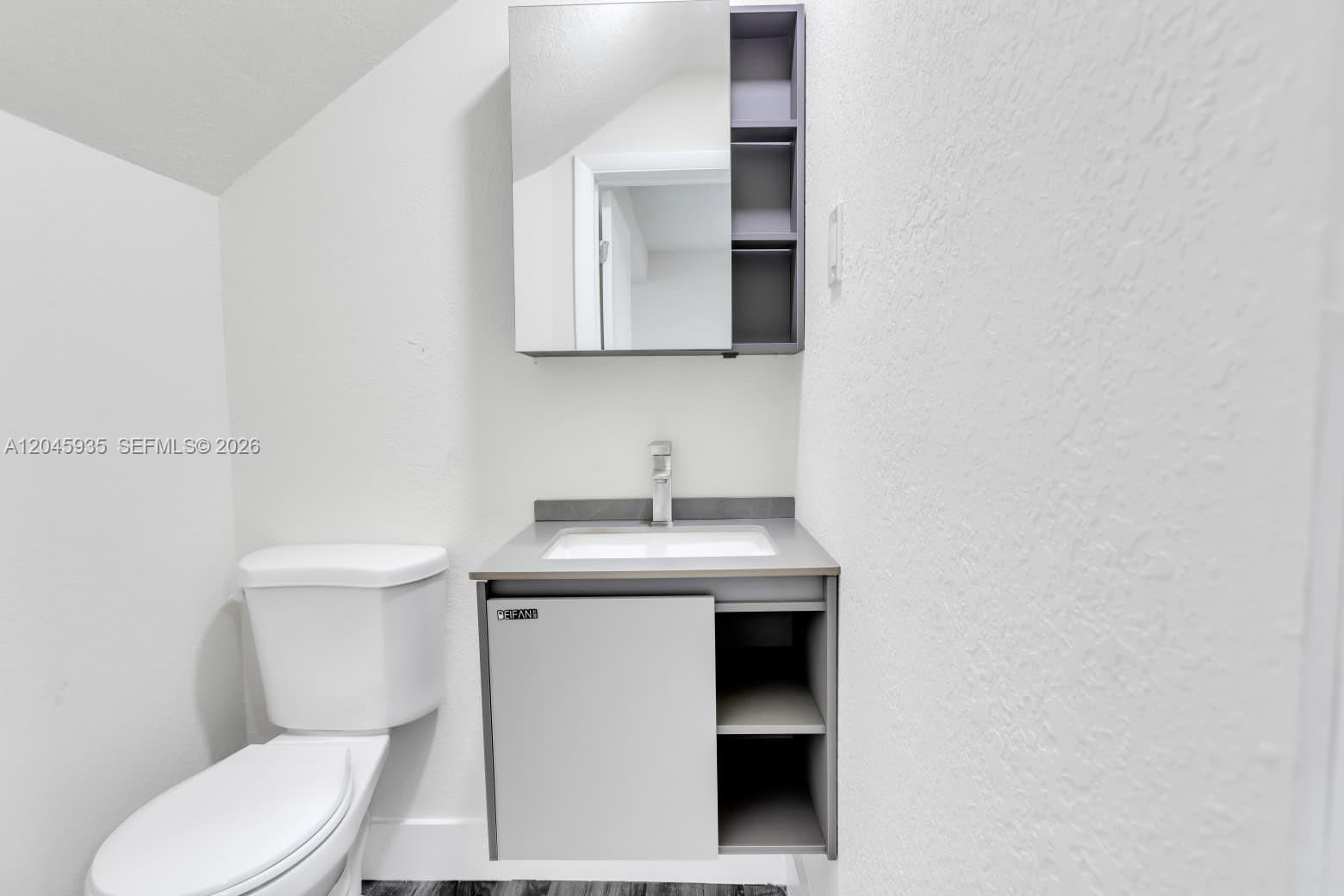 1430 NW 2nd Ave # 4