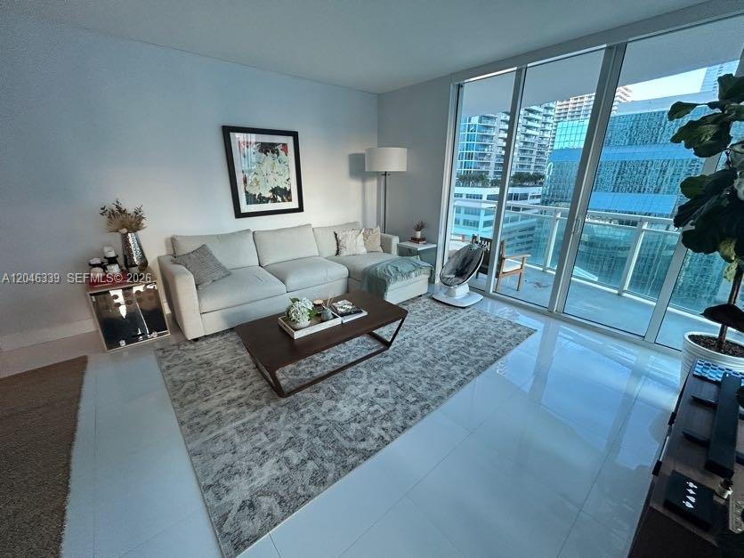 951 Brickell Ave # 2011