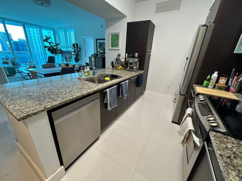 951 Brickell Ave # 2011