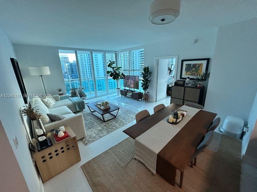 951 Brickell Ave # 2011
