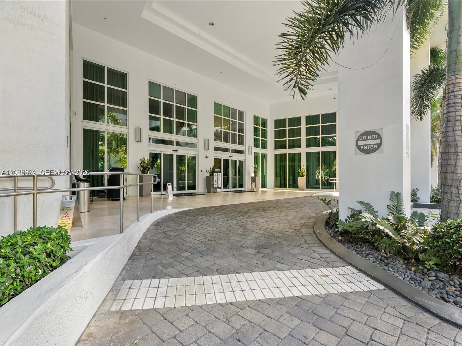 951 Brickell Ave # 2011