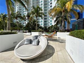 951 Brickell Ave # 2011