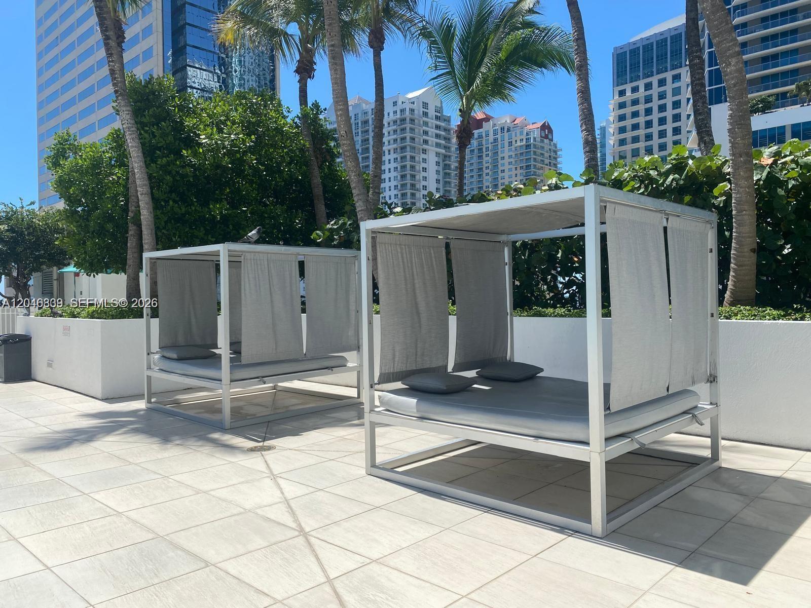 951 Brickell Ave # 2011