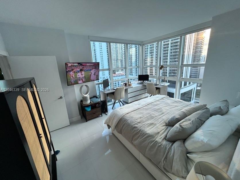 951 Brickell Ave # 2011
