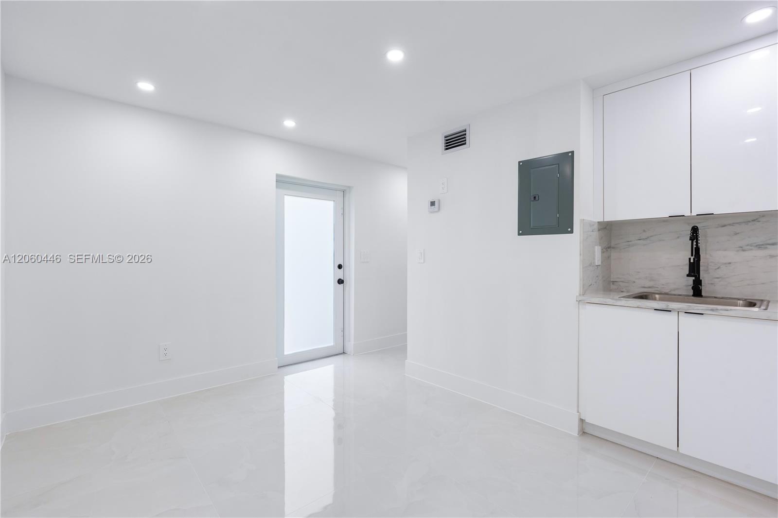 35 Allen Rd