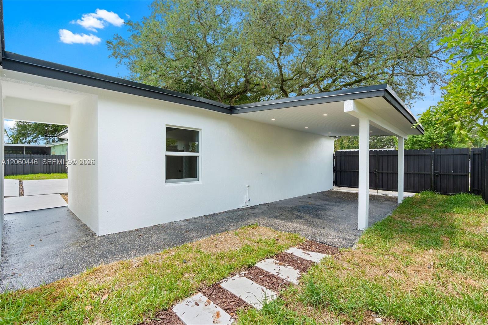 35 Allen Rd