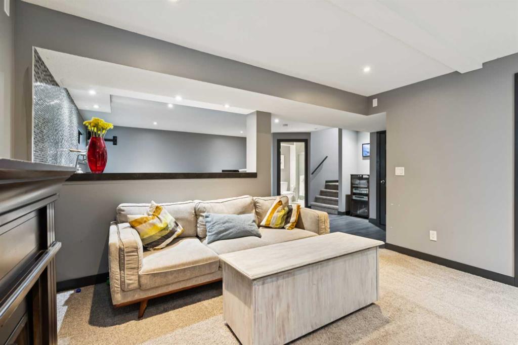 231 Prestwick Point SE