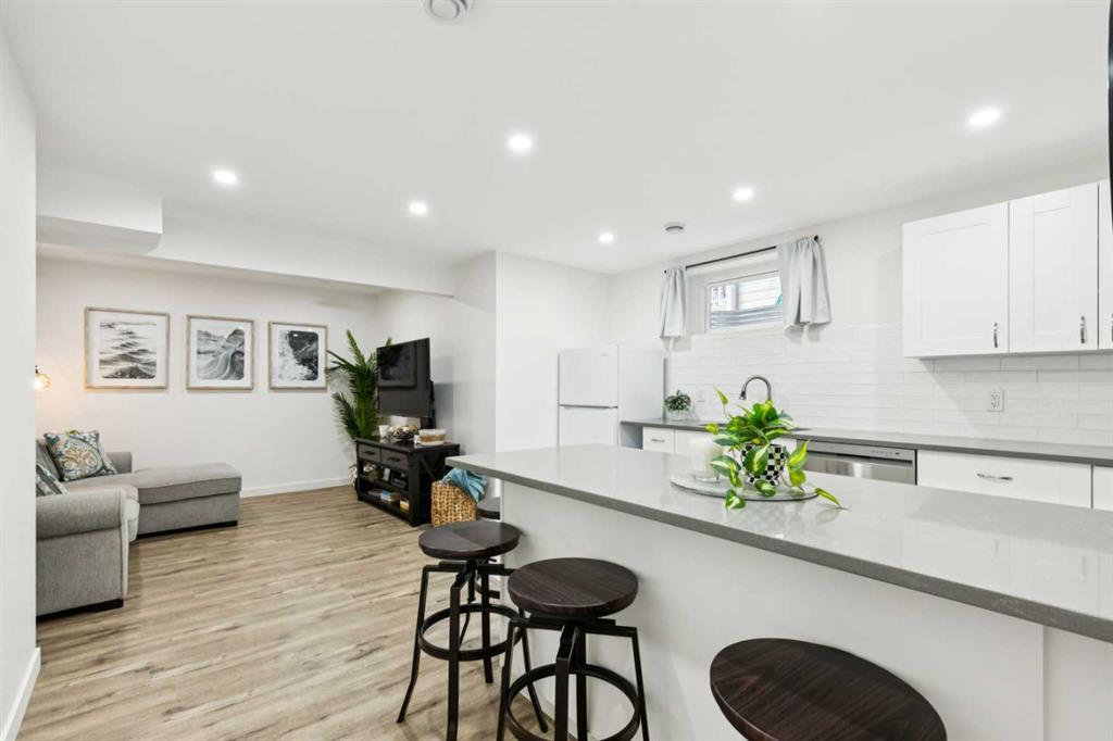 852 Everridge Drive SW