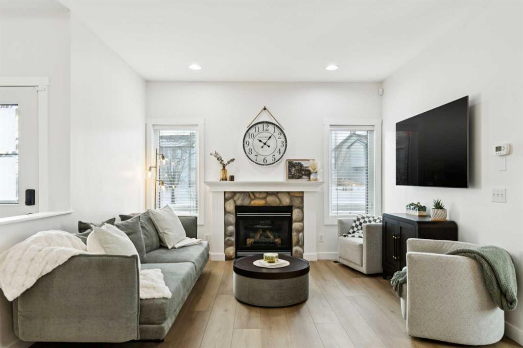 852 Everridge Drive SW