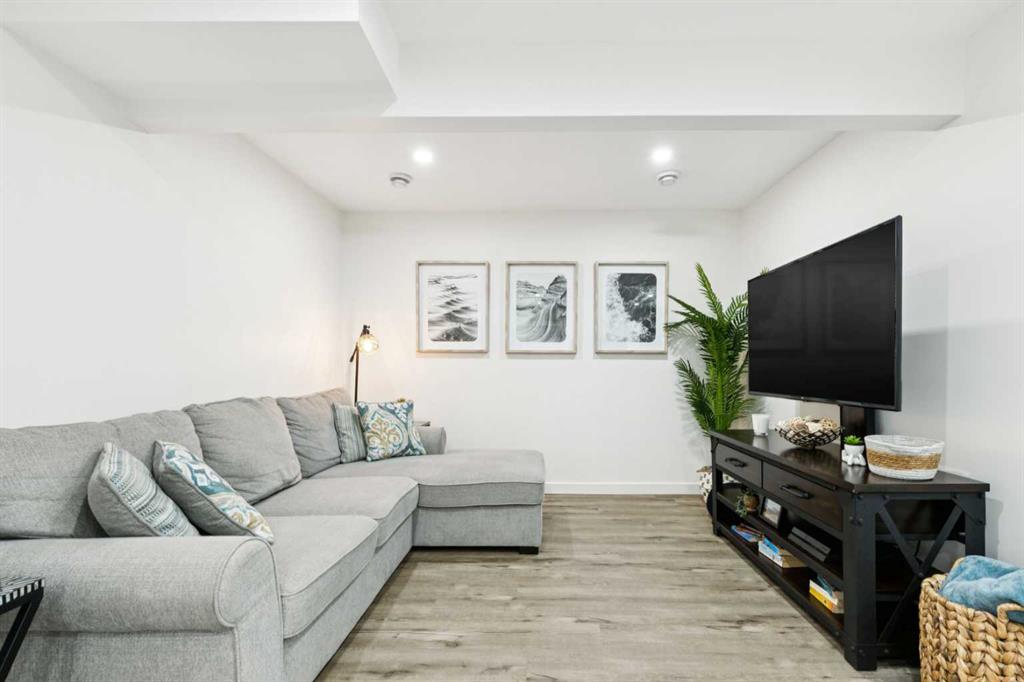 852 Everridge Drive SW