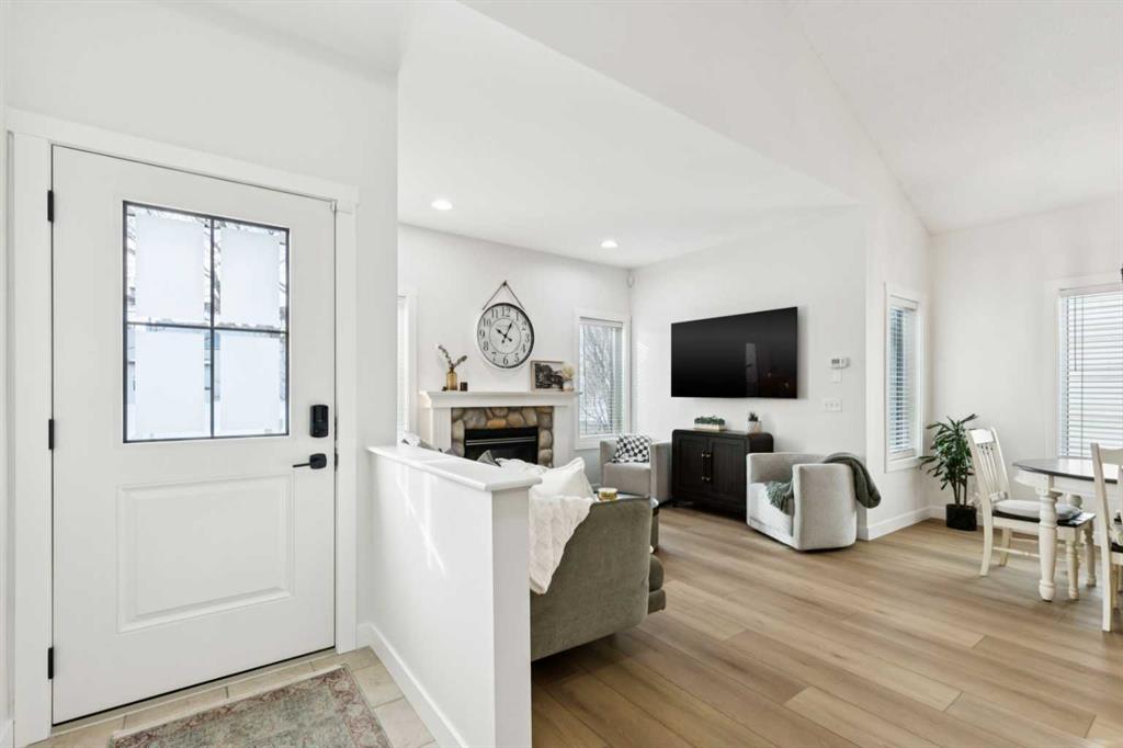 852 Everridge Drive SW