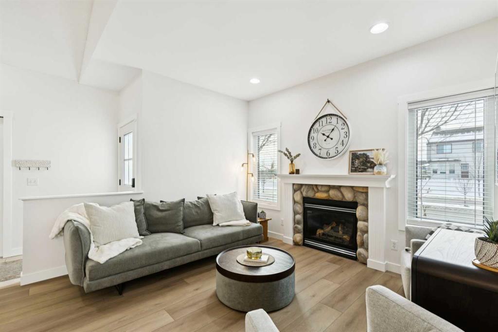 852 Everridge Drive SW