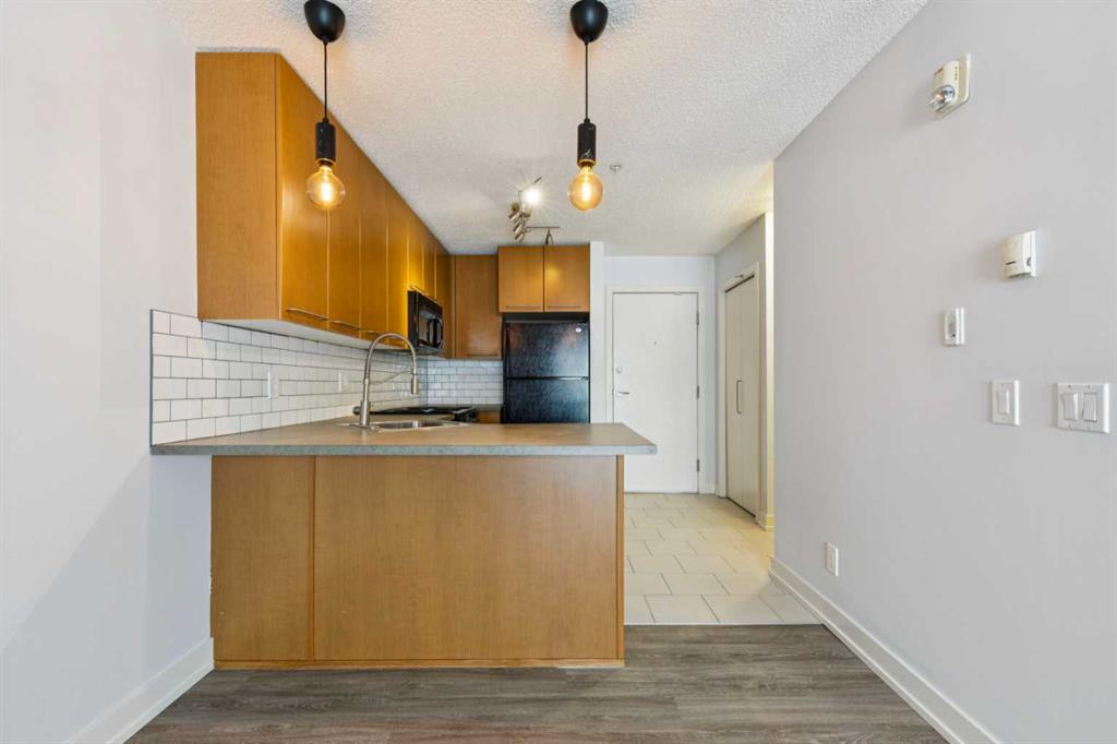 35 Richard Court SW Unit: 205