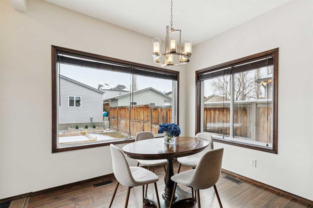 69 Elgin Meadows Manor SE