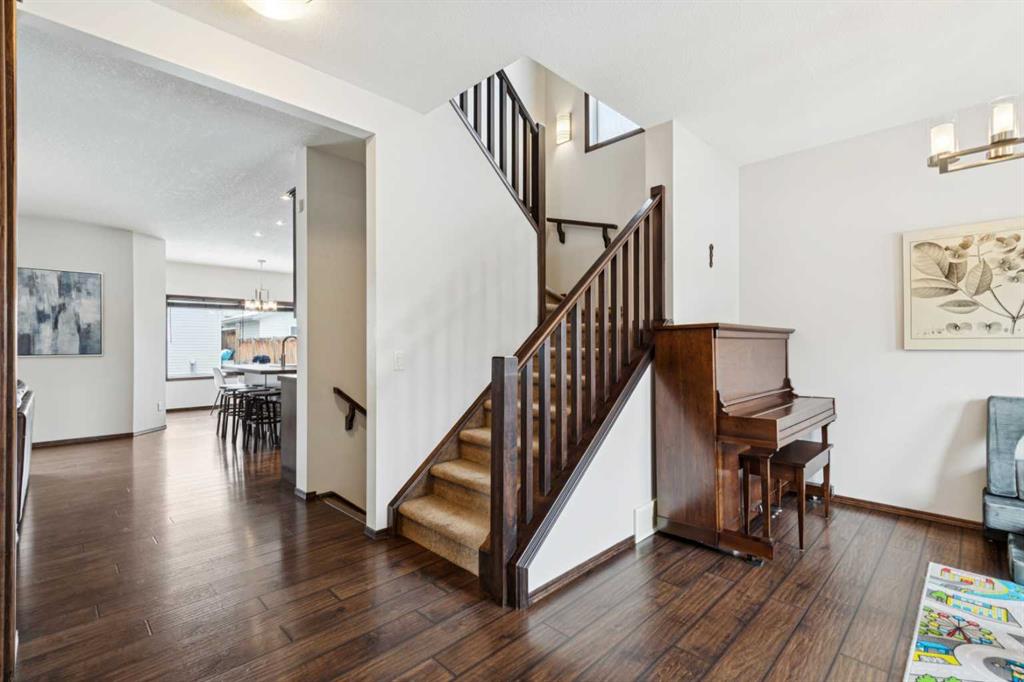 69 Elgin Meadows Manor SE