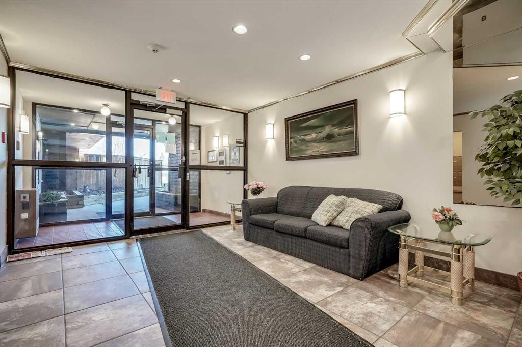 333 Garry Crescent NE Unit: 211