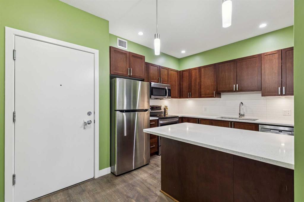 16 Auburn Bay Link SE Unit: 103