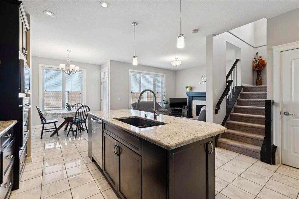 215 Redstone Heights NE