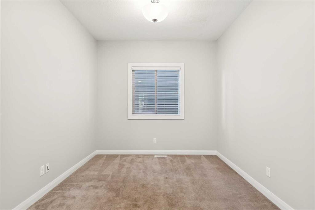 215 Redstone Heights NE