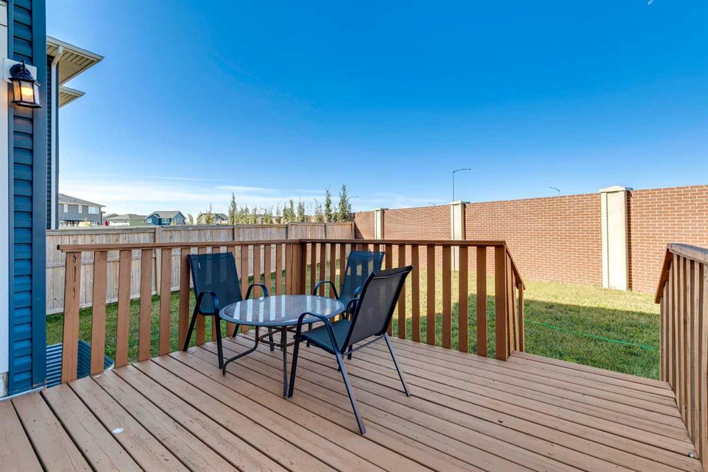 215 Redstone Heights NE