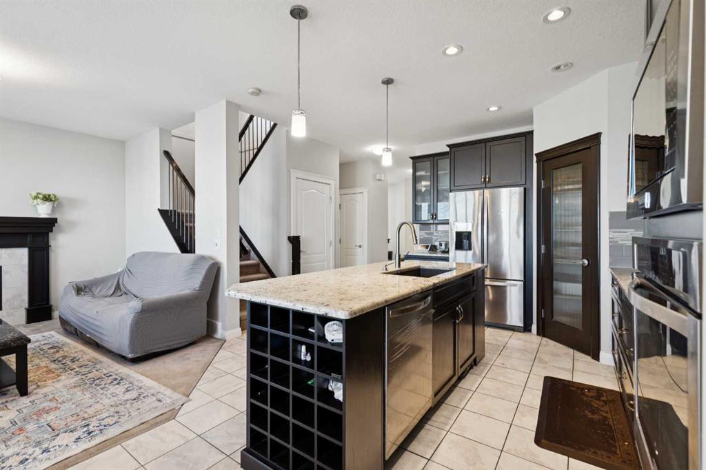 215 Redstone Heights NE