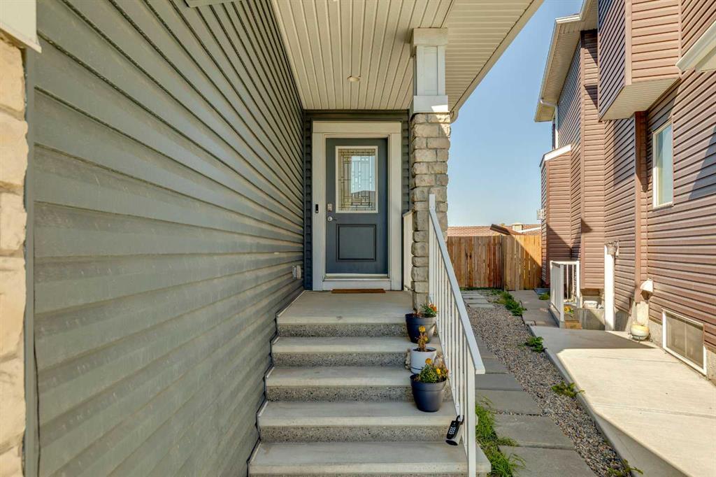 215 Redstone Heights NE