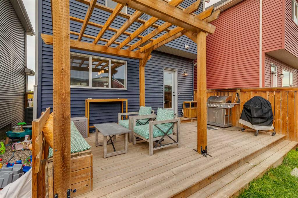 454 Walgrove Way SE