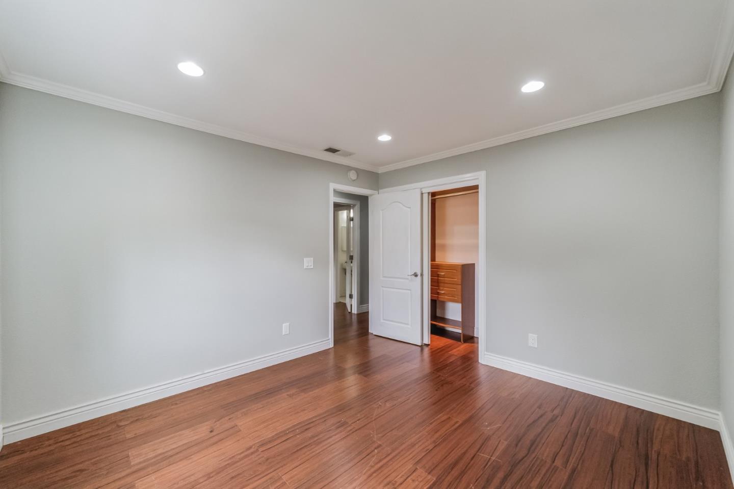 1621 Jessica WAY