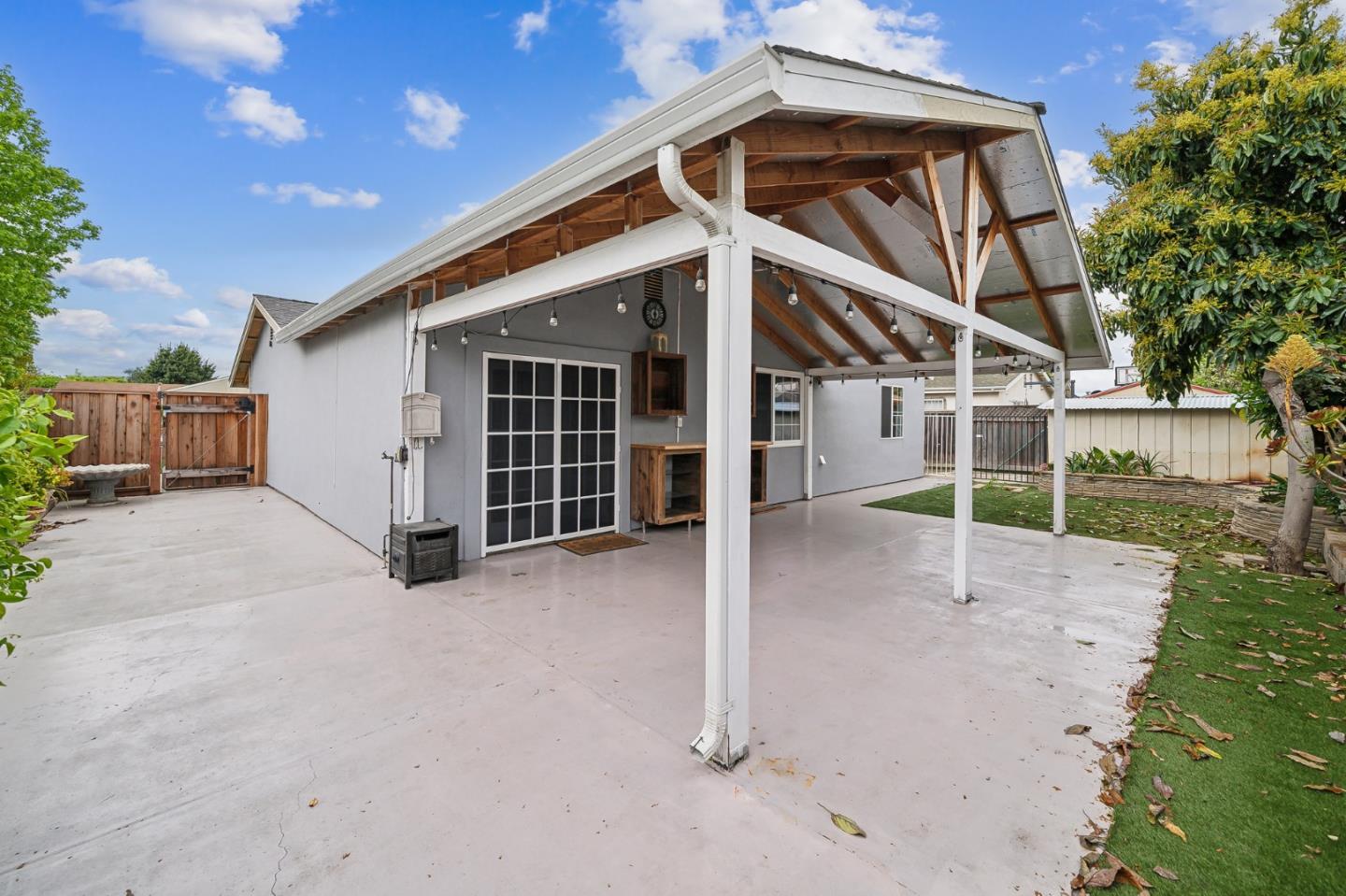 1621 Jessica WAY