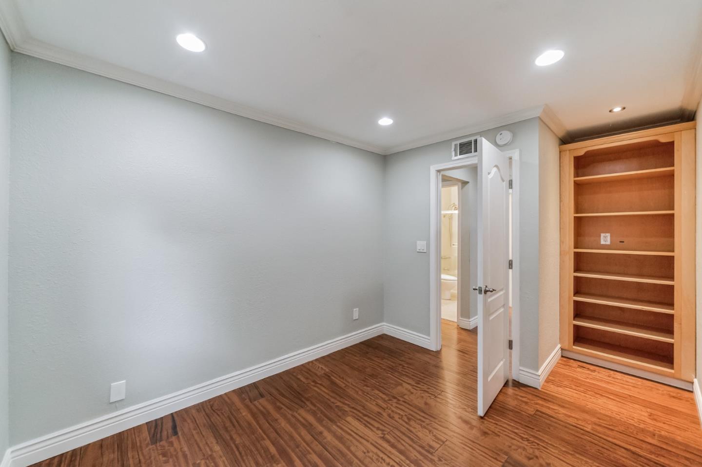 1621 Jessica WAY