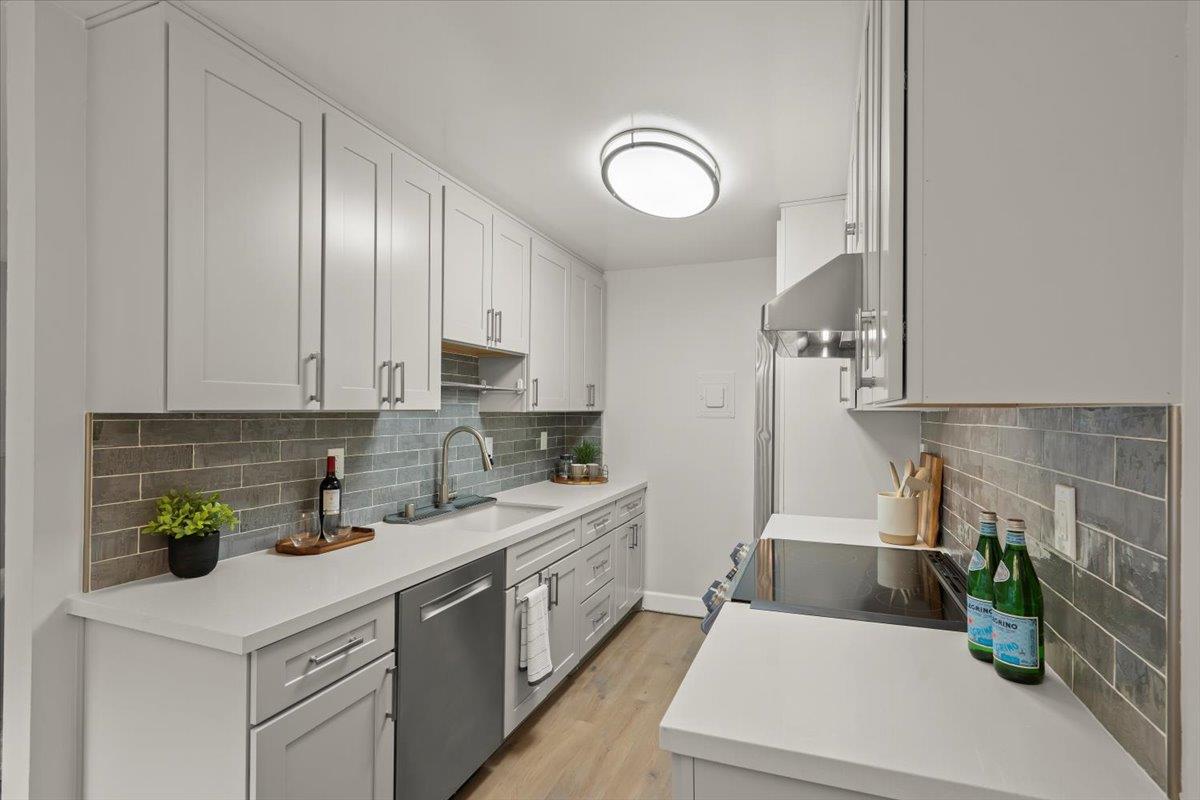 2466 West Bayshore Road 5