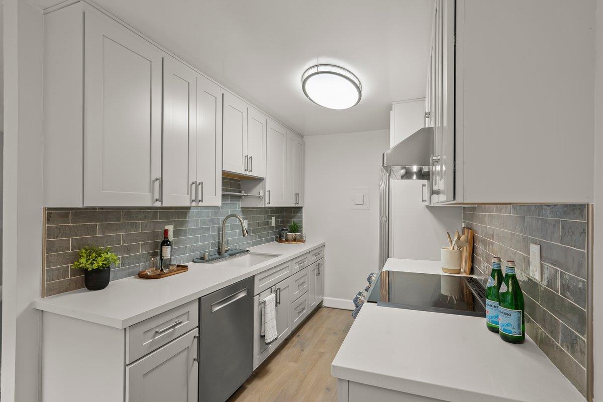 2466 West Bayshore Road 5