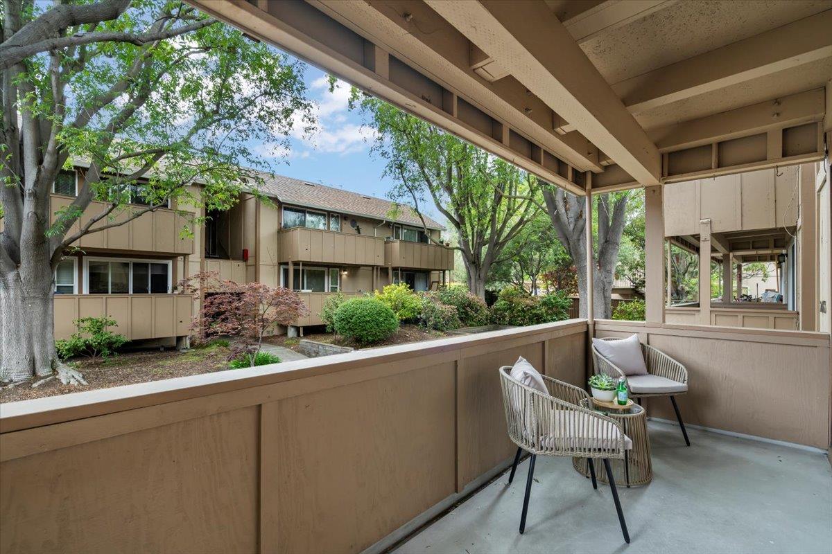 2466 West Bayshore Road 5